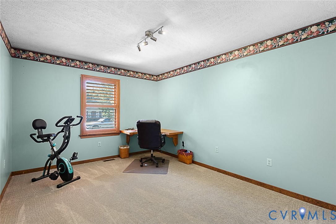 9035 Fayemont Dr