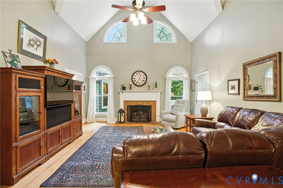 106 Huddersfield Dr