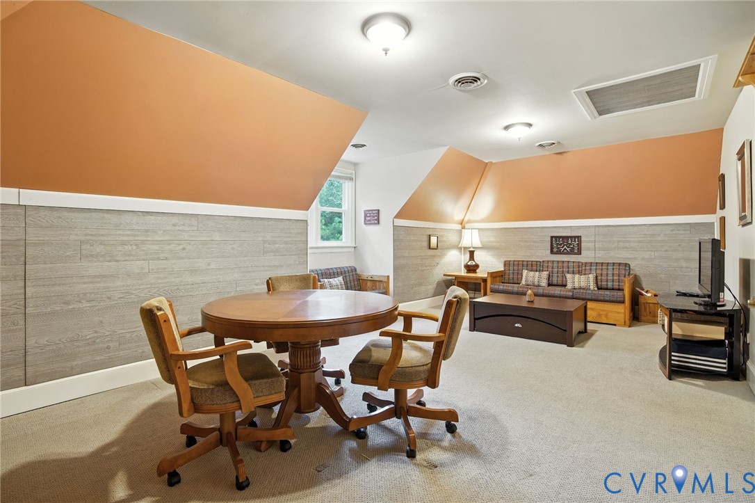 106 Huddersfield Dr