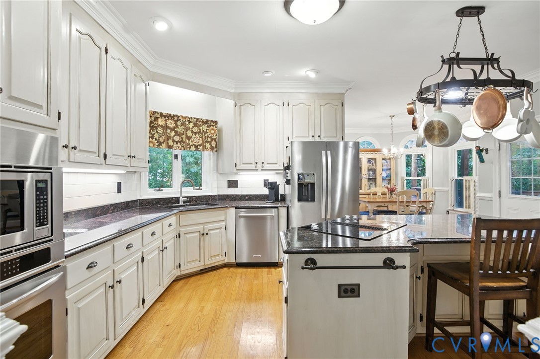 106 Huddersfield Dr