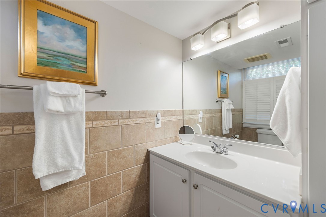 38 E Lock Ln Unit#4