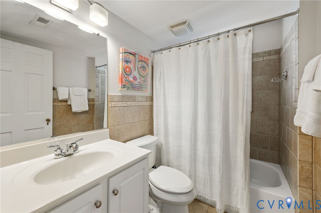 38 E Lock Ln Unit#4