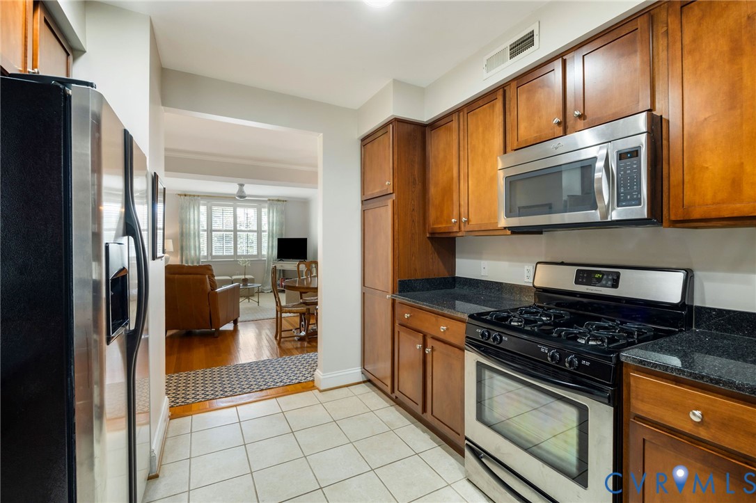 38 E Lock Ln Unit#4