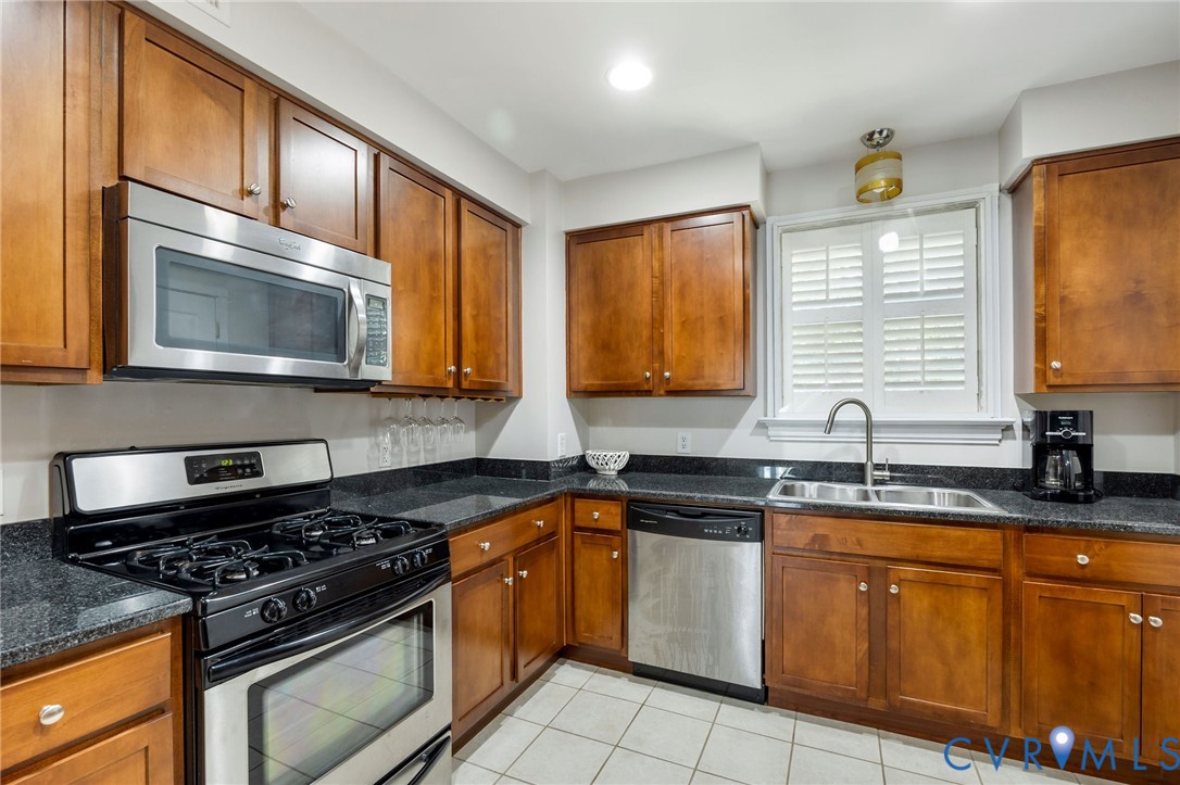 38 E Lock Ln Unit#4