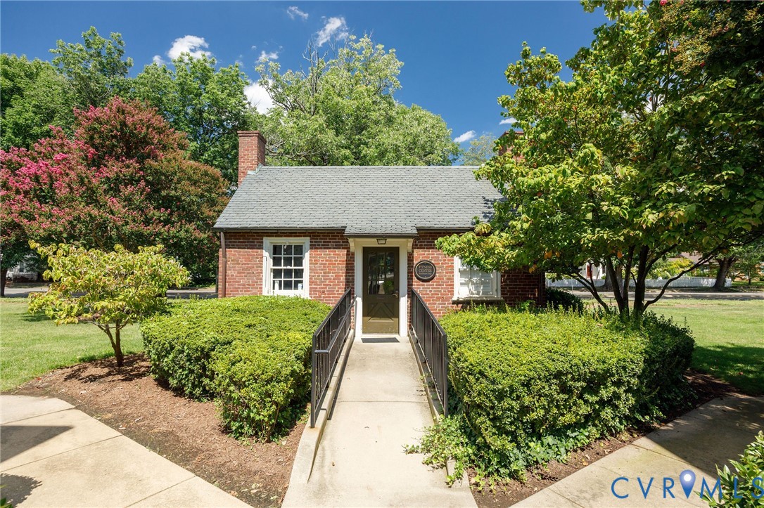 38 E Lock Ln Unit#4