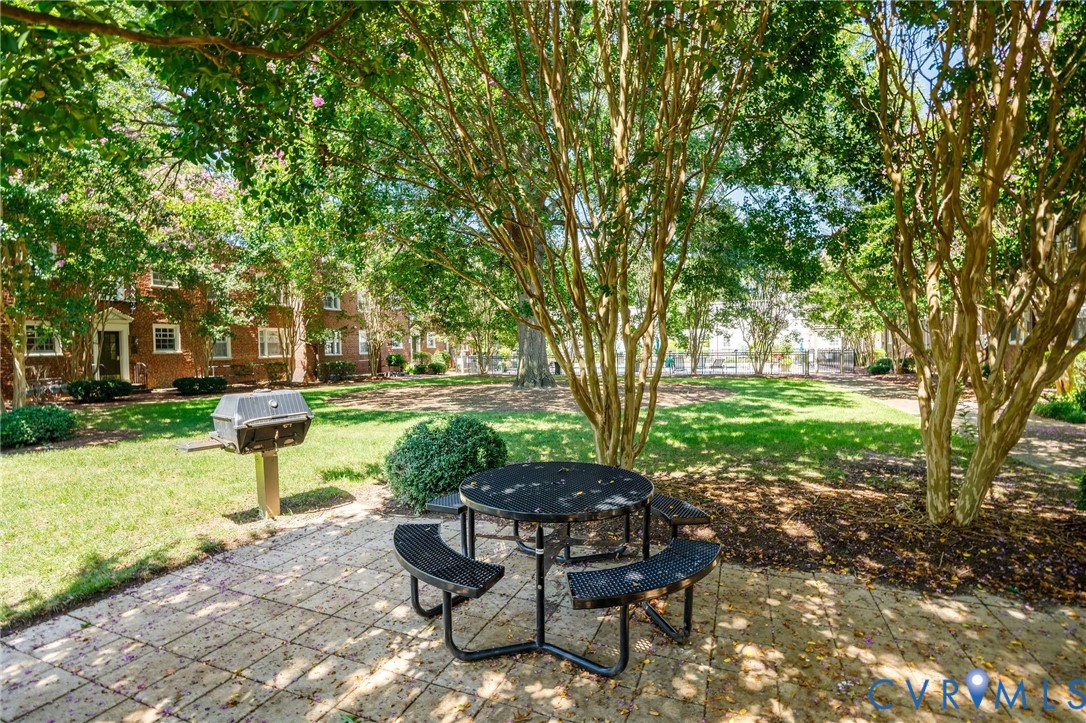 38 E Lock Ln Unit#4