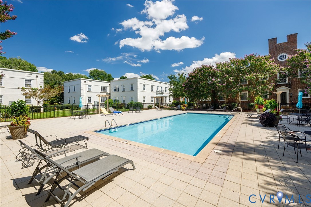 38 E Lock Ln Unit#4