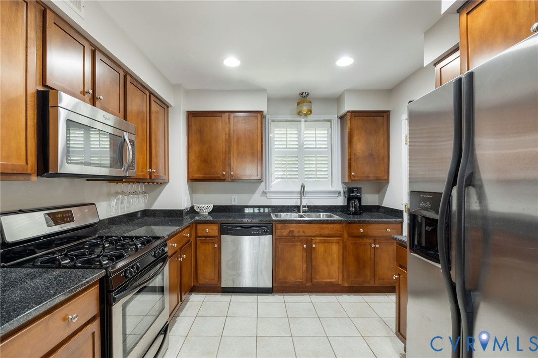 38 E Lock Ln Unit#4
