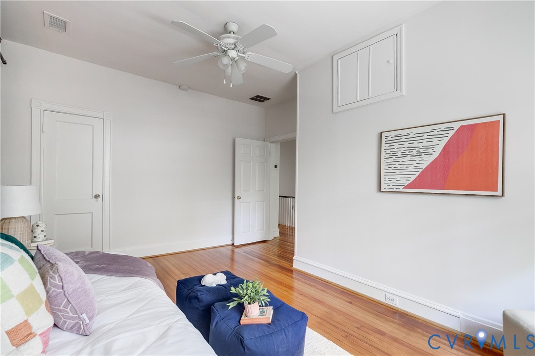 2323 Rosewood Ave