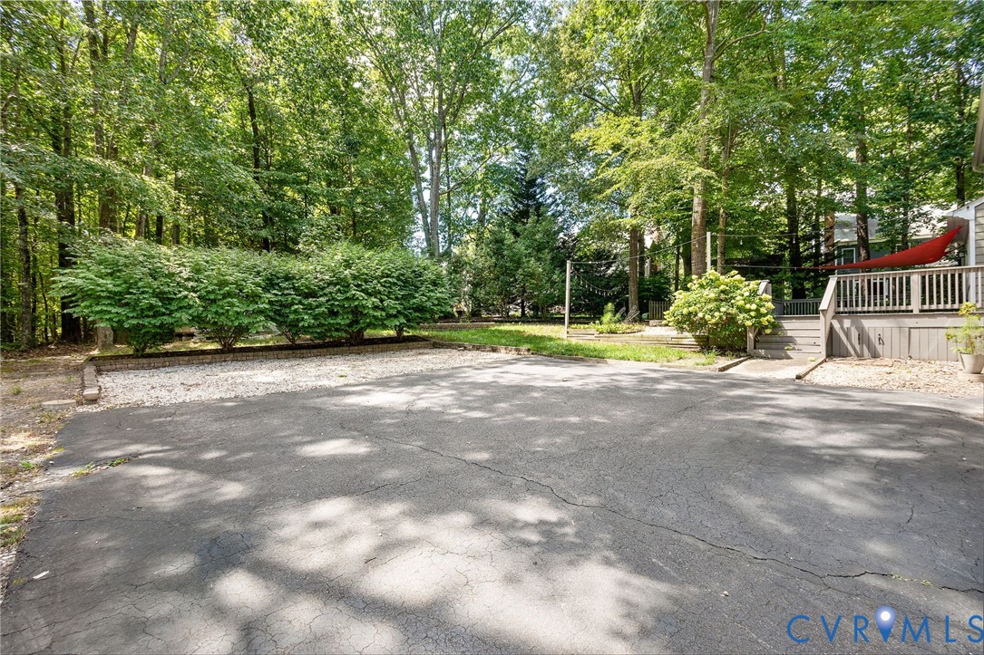12629 Queensgate Rd