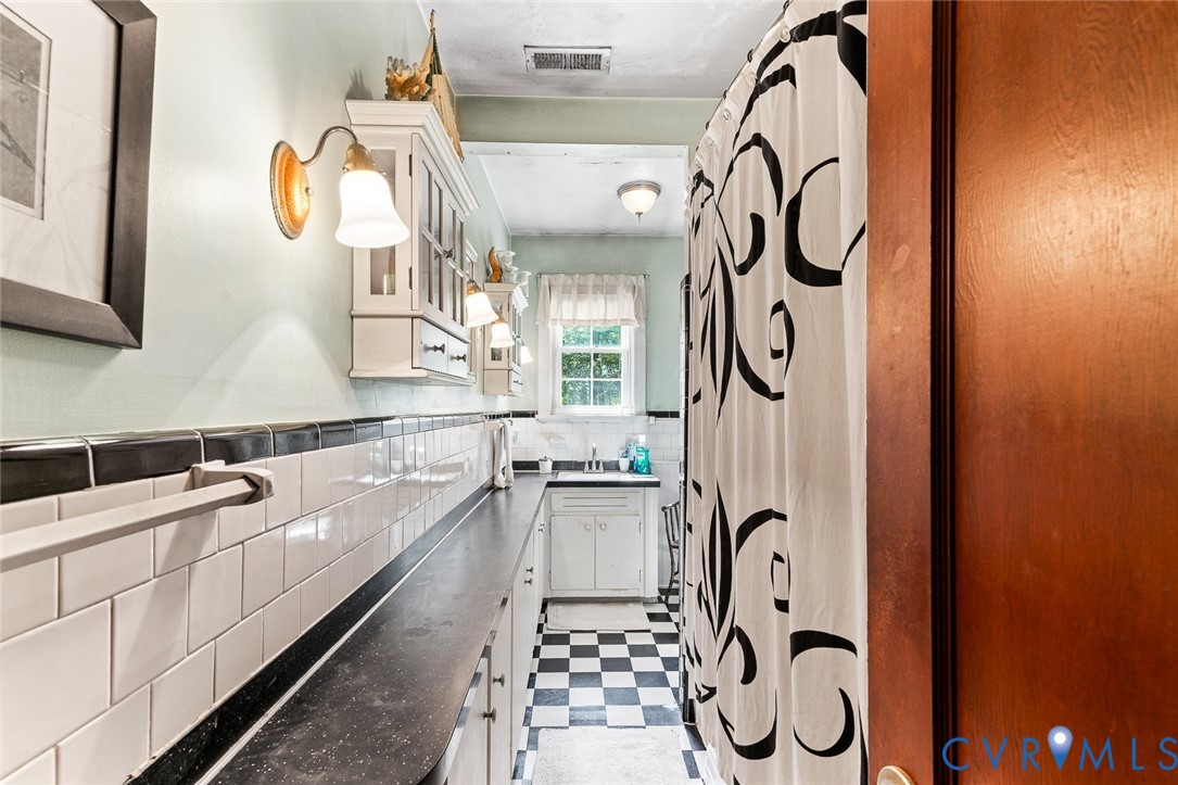 9261 South Courthouse Rd