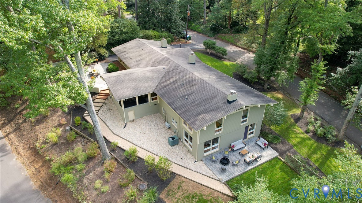 210 W Hillcrest Ave