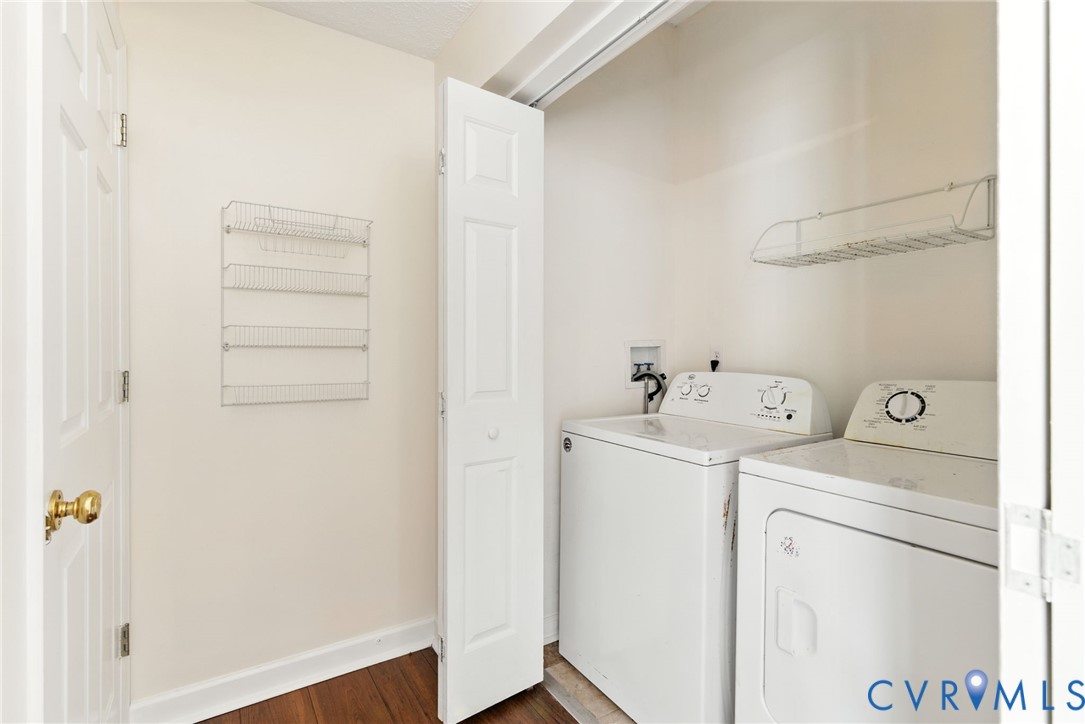 2716 Goyne Loop
