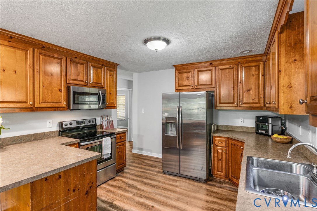 244 Parkwood Dr