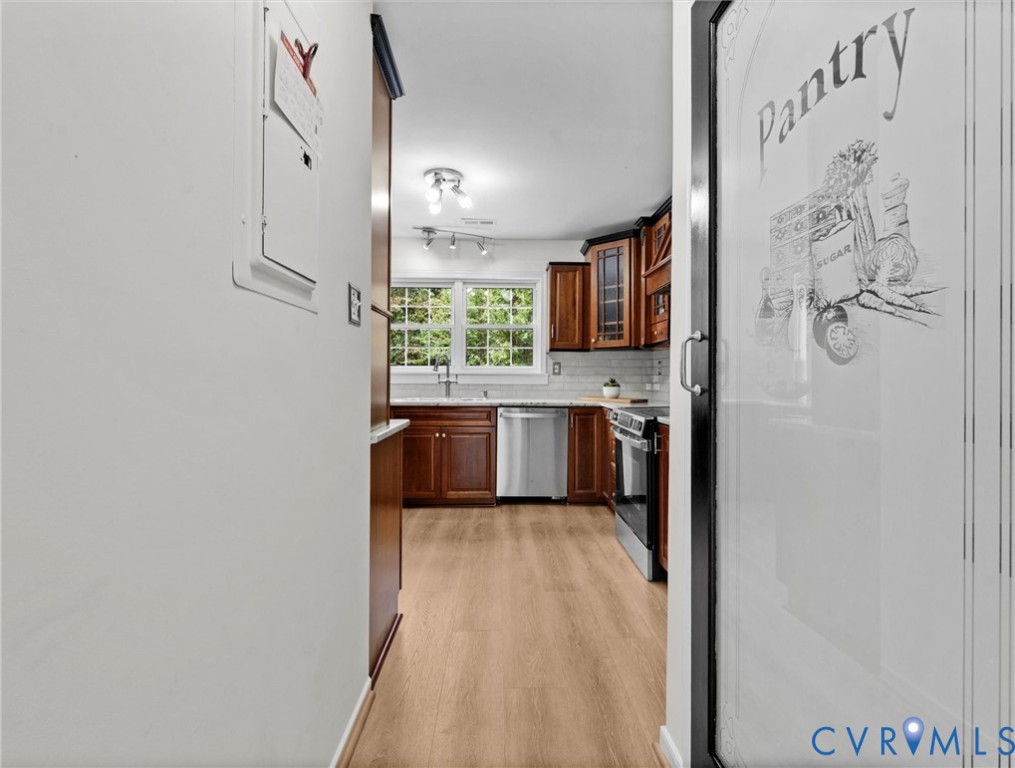 7416 Willow Ridge Ter