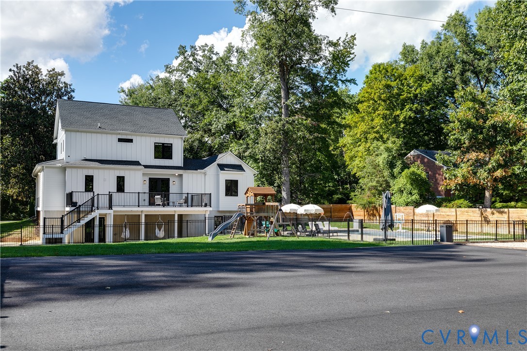 311 Berwickshire Dr