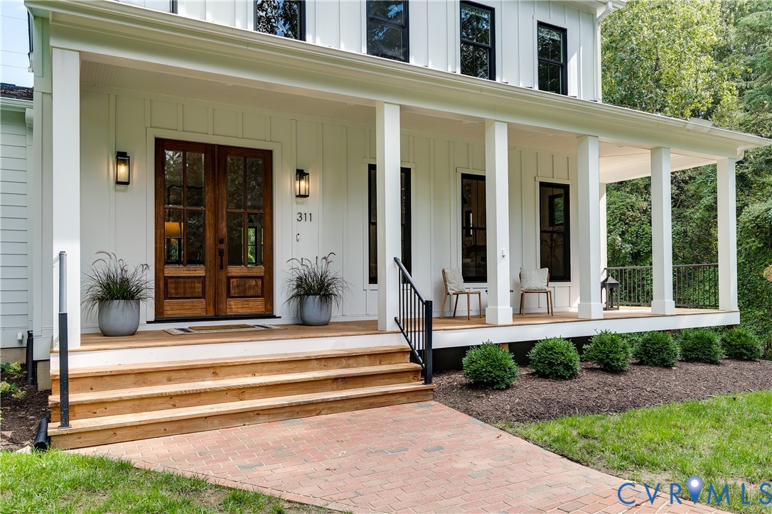 311 Berwickshire Dr