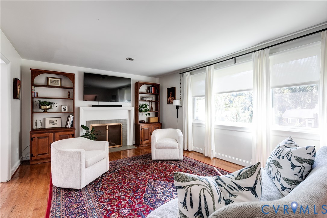 8354 W Weyburn