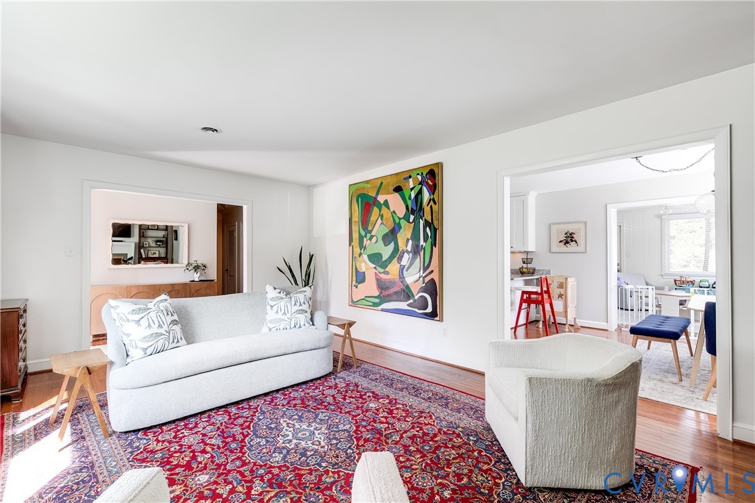 8354 W Weyburn