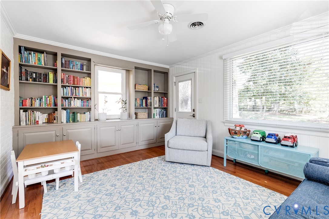 8354 W Weyburn