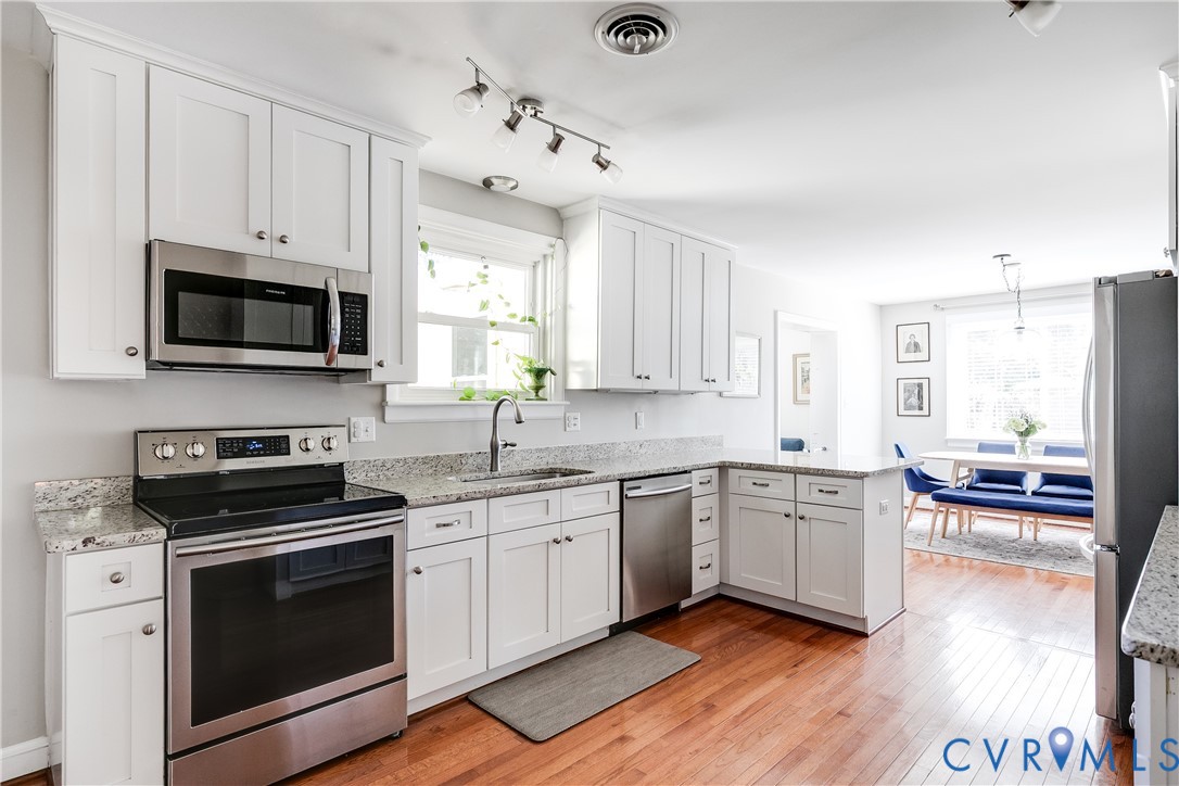8354 W Weyburn