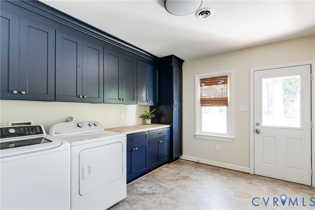 8354 W Weyburn