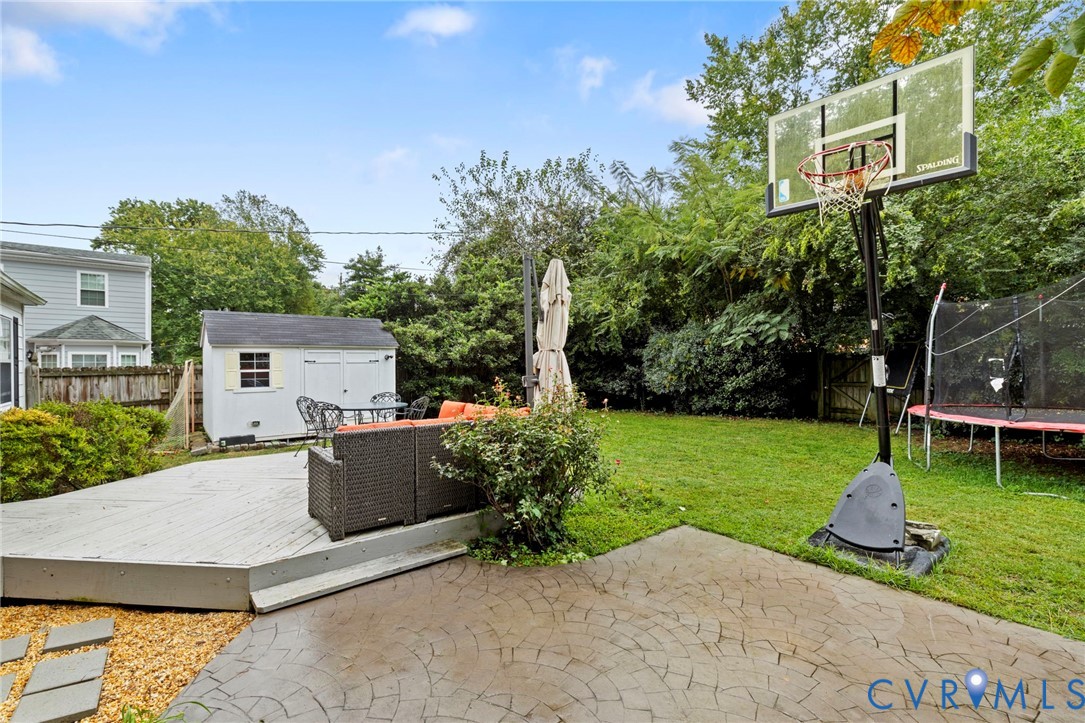 4615 Leonard Pky