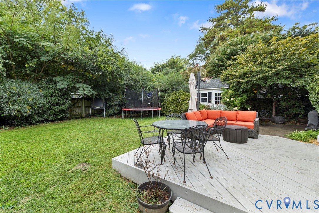 4615 Leonard Pky