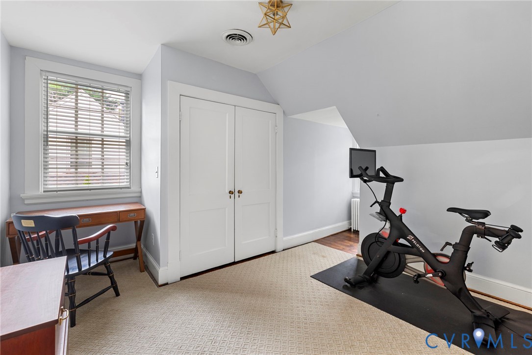4615 Leonard Pky