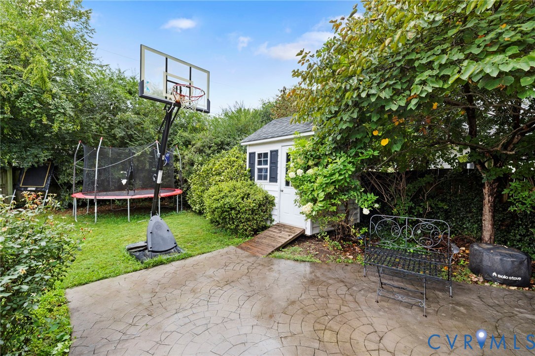 4615 Leonard Pky