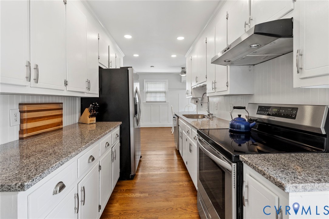 4615 Leonard Pky