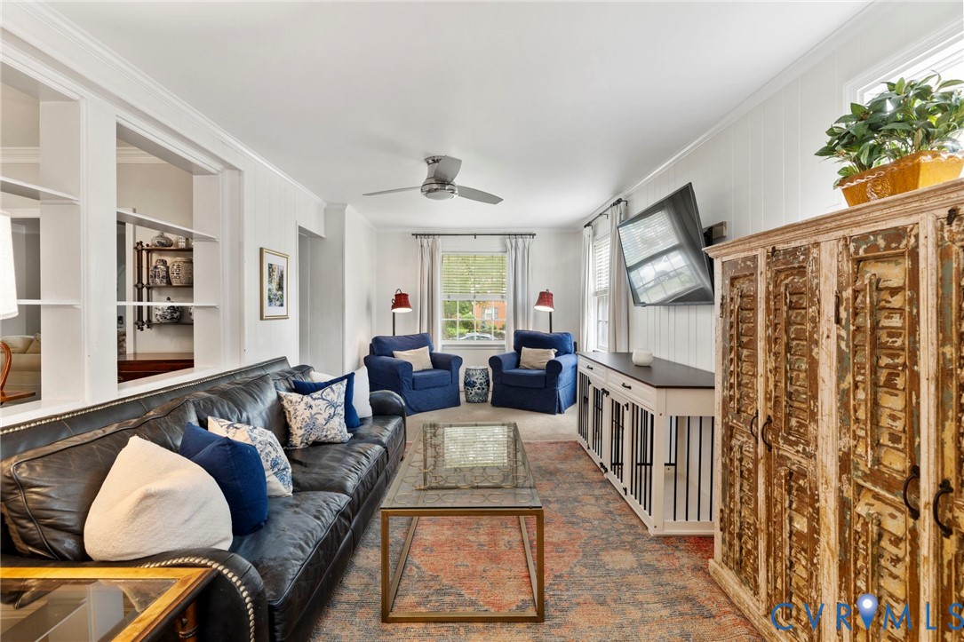 4615 Leonard Pky