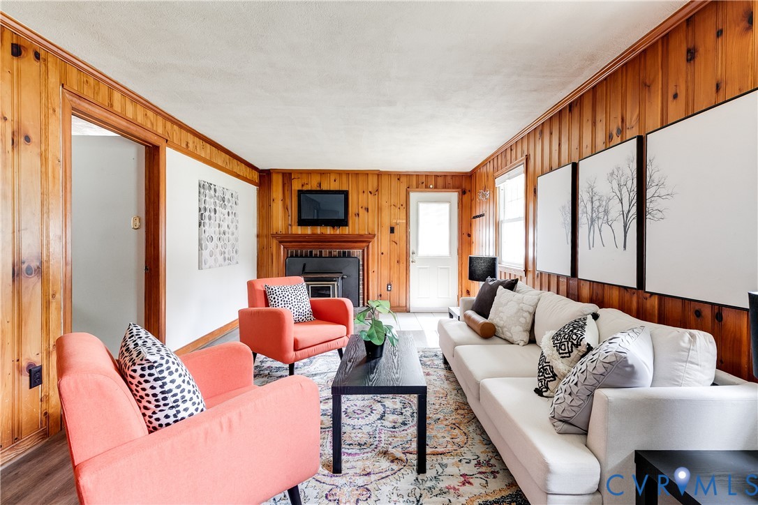 407 Briarwood Cir