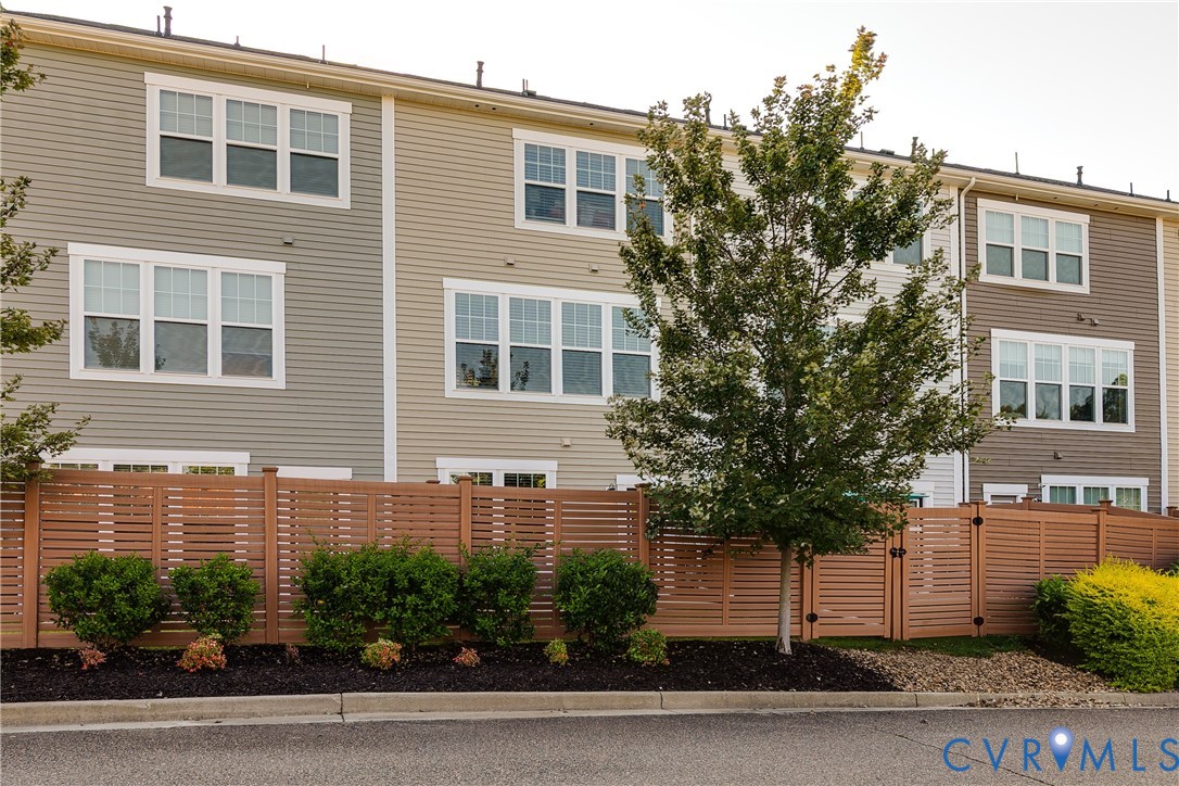 2138 Perennial Cir