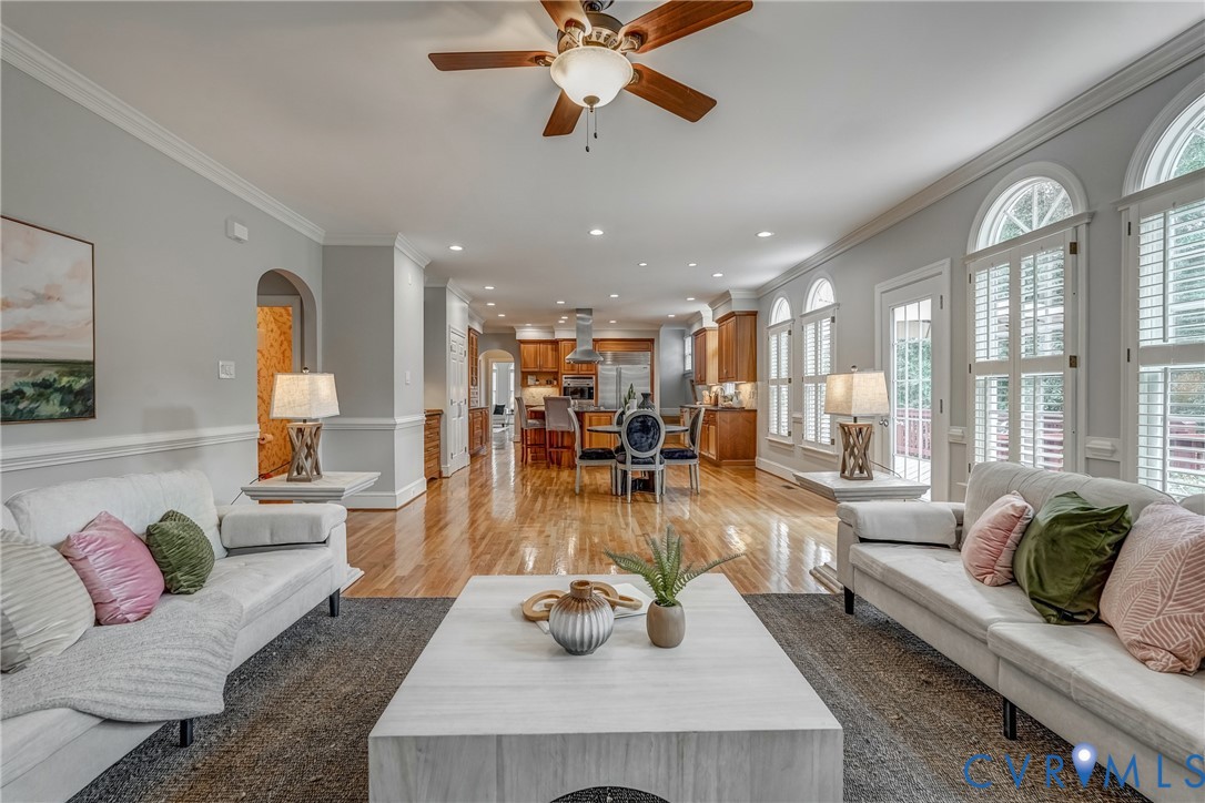 209 Arrowview Ct