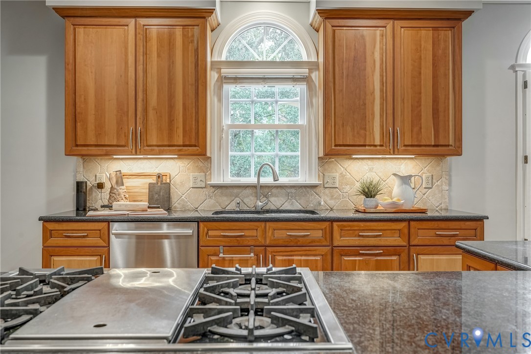 209 Arrowview Ct