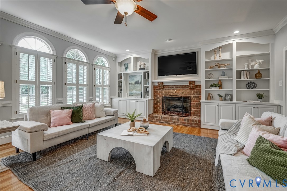 209 Arrowview Ct