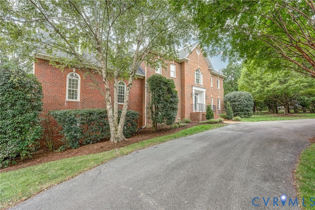 209 Arrowview Ct