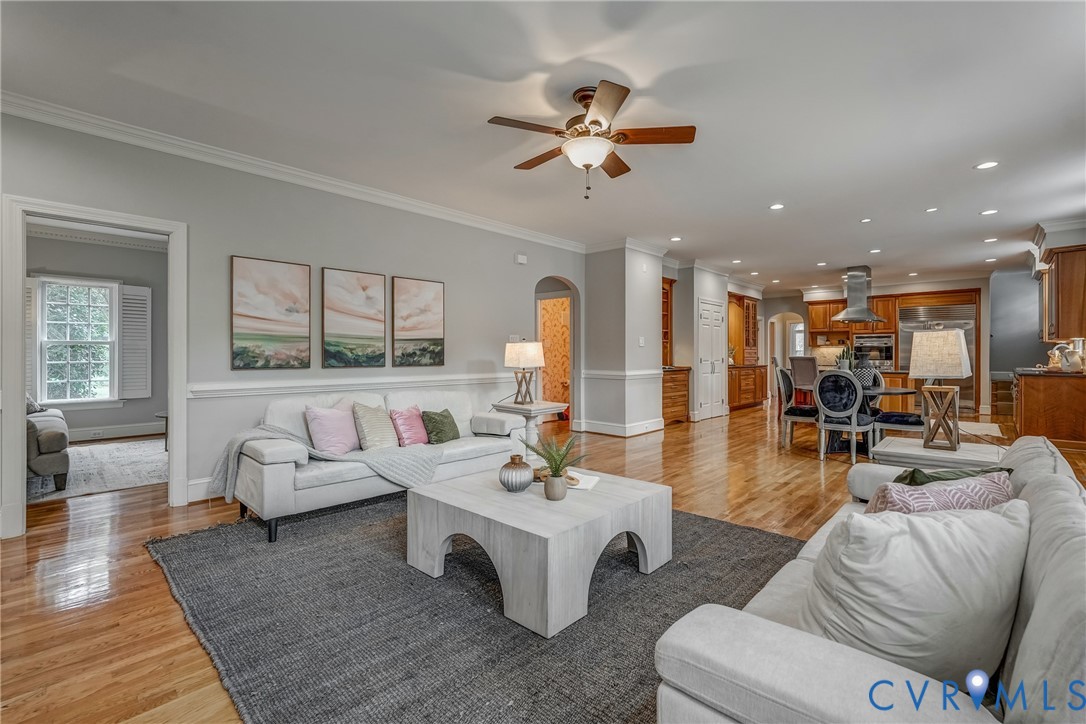 209 Arrowview Ct