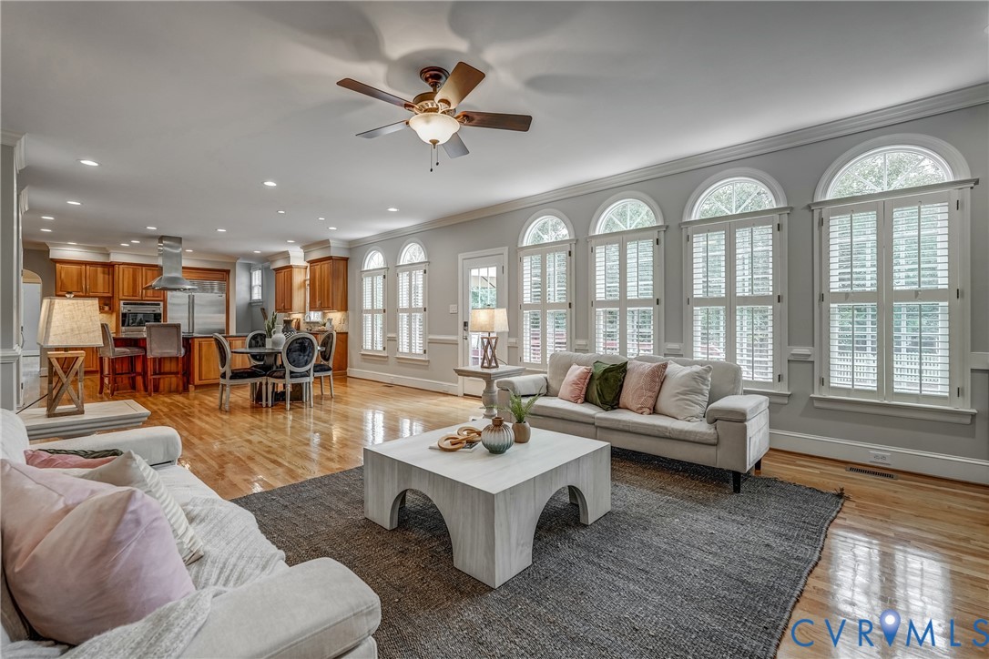 209 Arrowview Ct