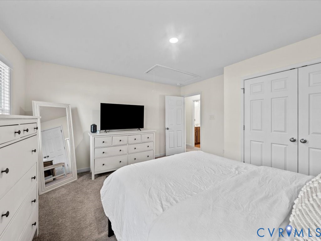 5601 Walnut Walk Dr