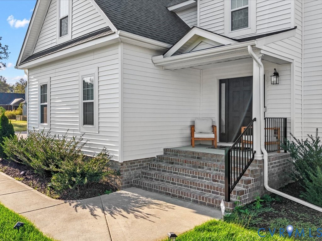 5601 Walnut Walk Dr