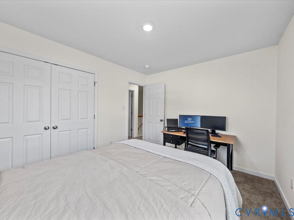 5601 Walnut Walk Dr