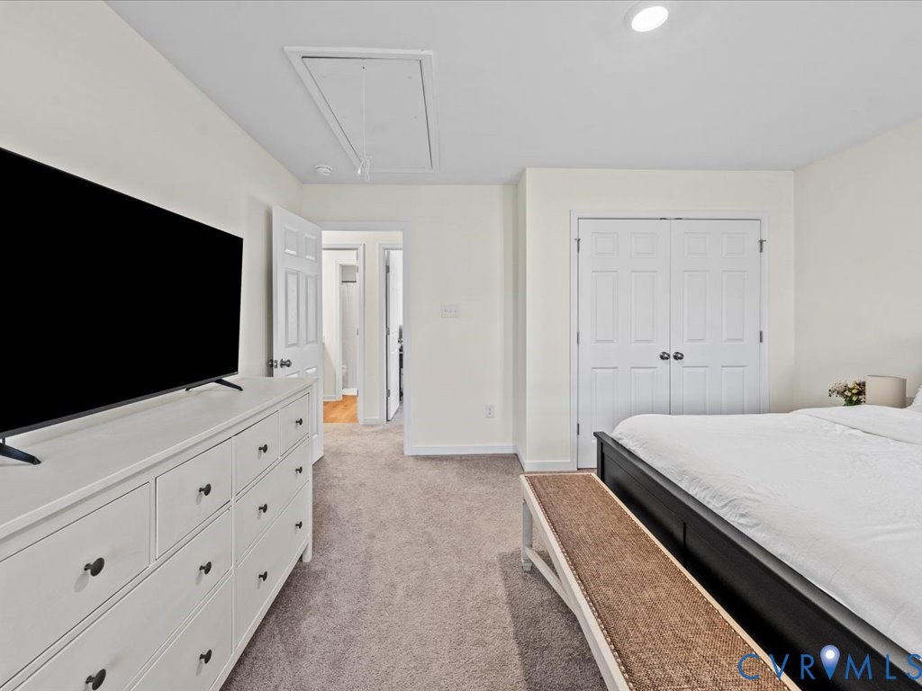 5601 Walnut Walk Dr