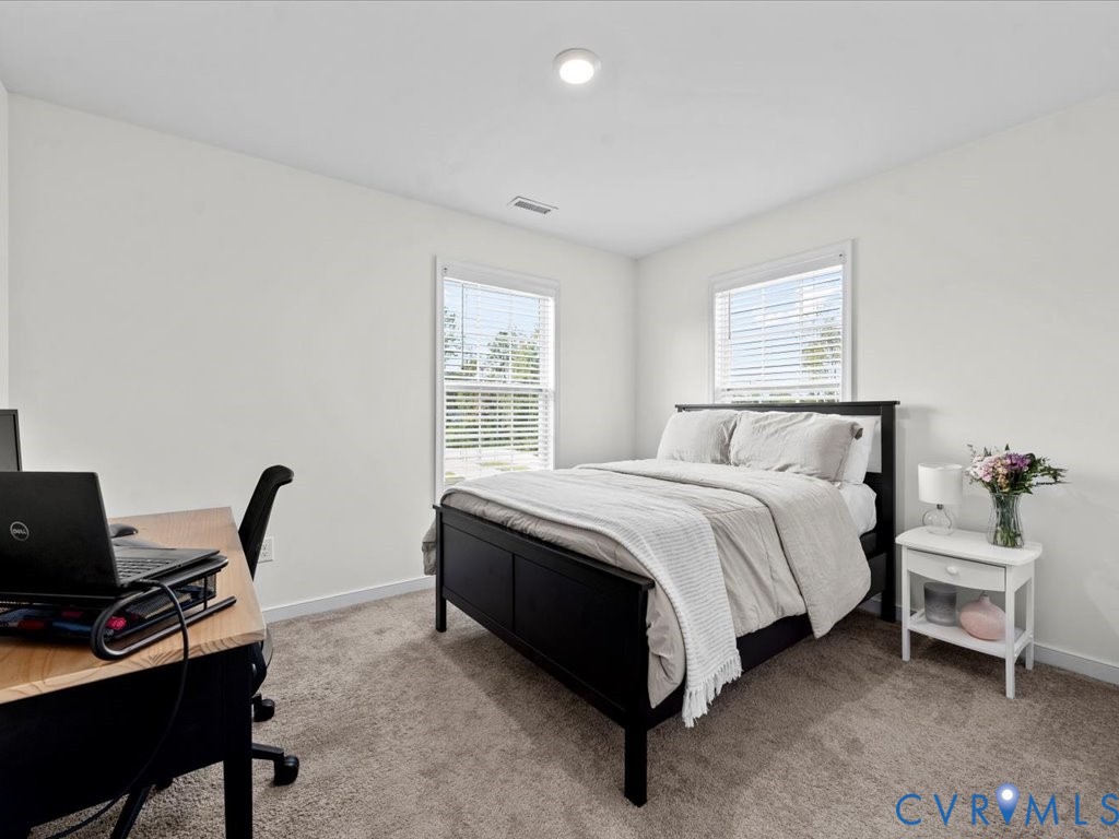5601 Walnut Walk Dr