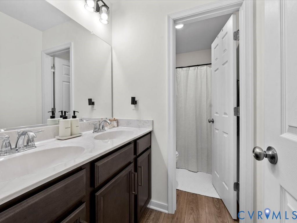 5601 Walnut Walk Dr