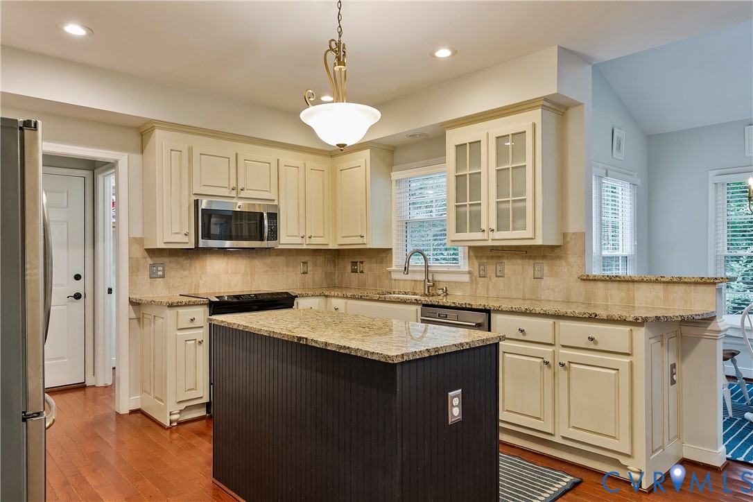12525 Shadyglen Ct