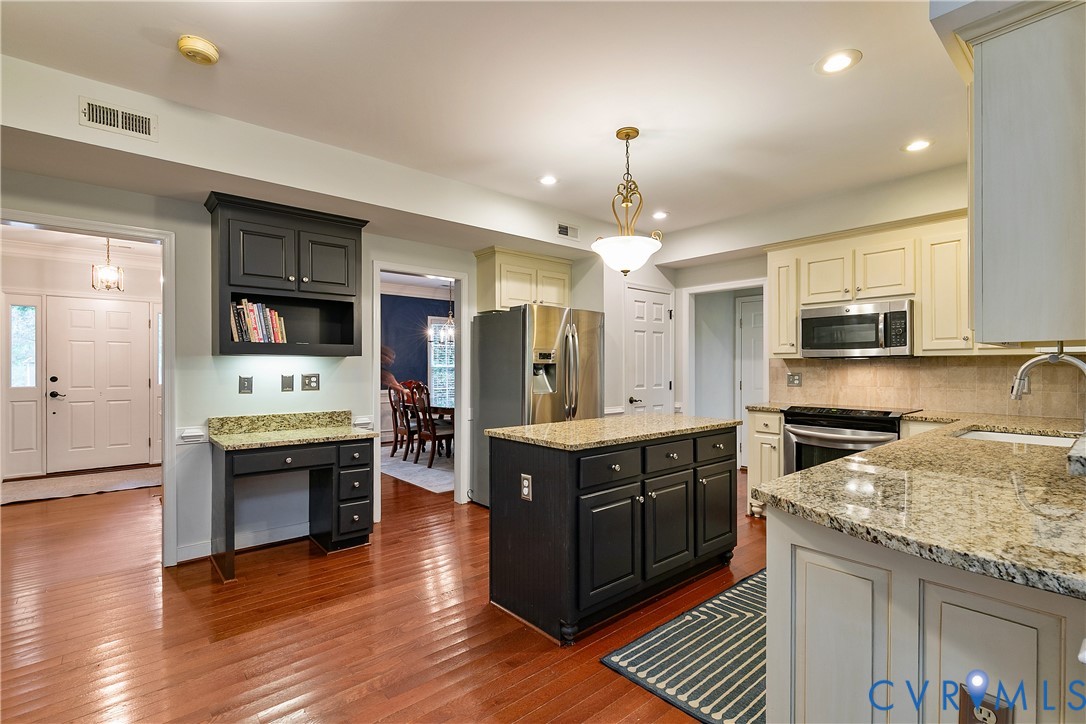 12525 Shadyglen Ct