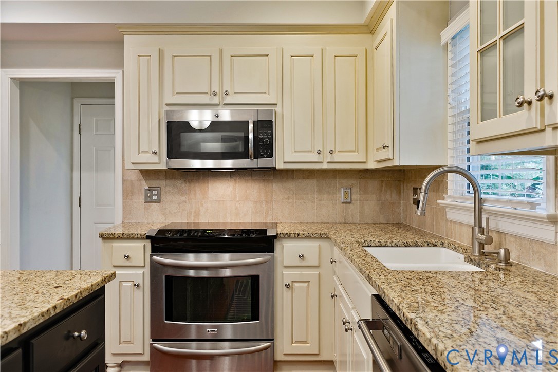 12525 Shadyglen Ct