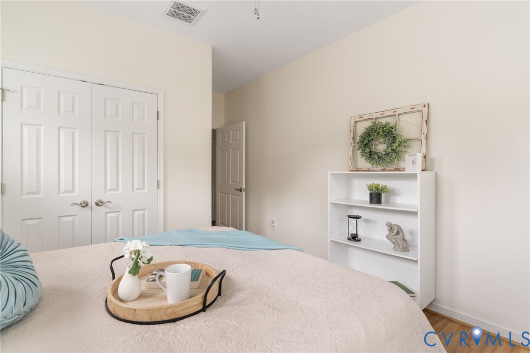 11214 Lantern Way